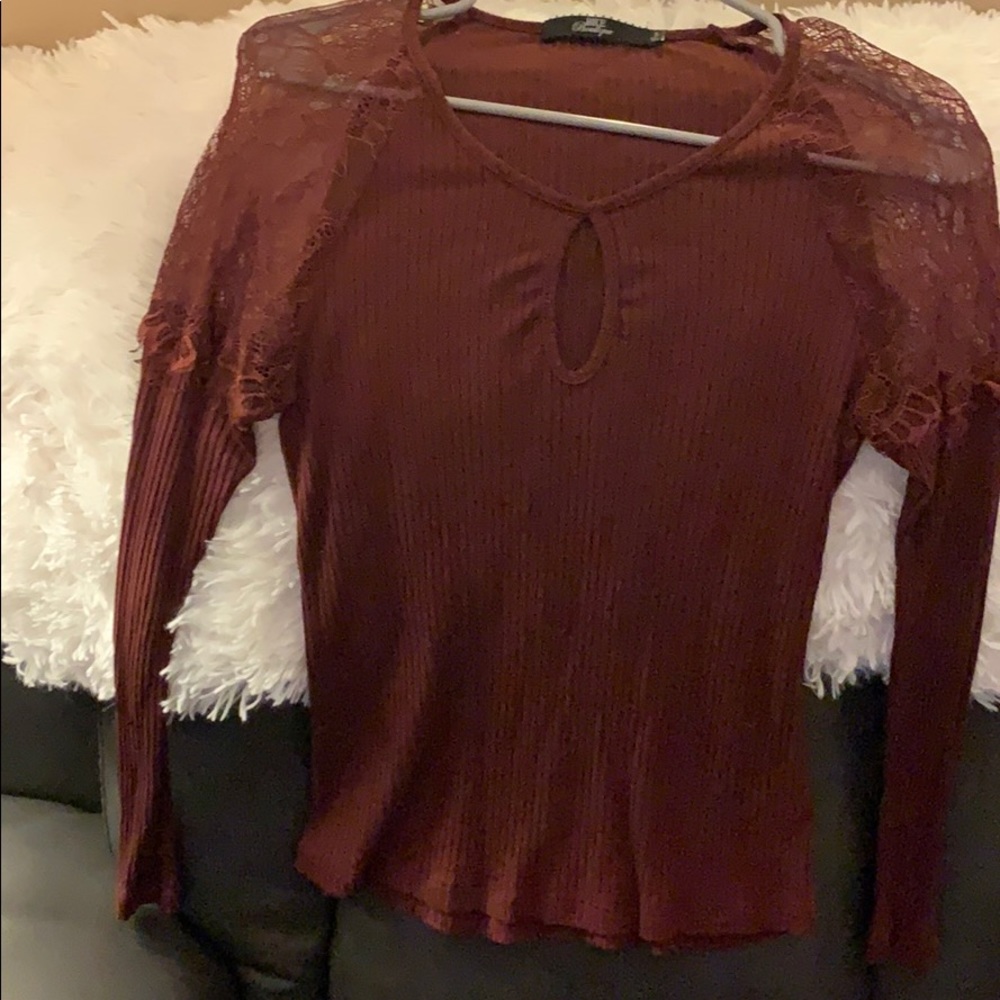 4/$30 Maroon long sleeved lace top